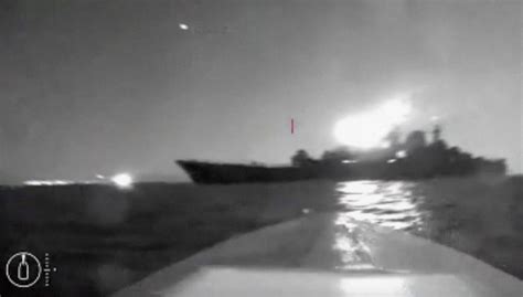 Ukranine drones hit a Russian tanker transporting fuel near Crimea