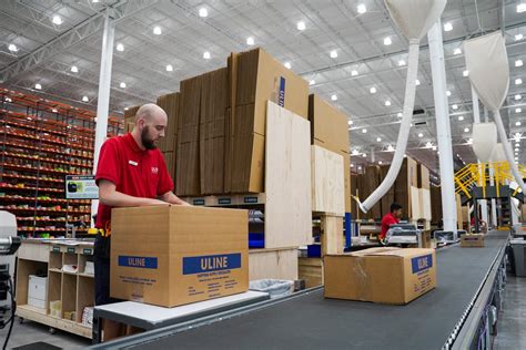 Home > Help Center > What Stores Carry Uline Products? What stores carry Uline products? Uline does not have stores. Shop Uline online. Request a Catalog or call 1-800-295-5510. Uline stocks over 41,000 shipping boxes, packing materials, warehouse supplies, material handling and more.. 