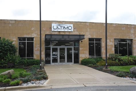 Ultimo Motors West Dealership in Warrenville, IL CARFAX