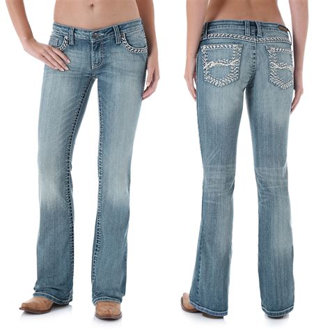 Ultra low rise jeans. Then in 2000, low-rise jeans hit malls, making them a must-have item for the average American. Their popularity was solidified by additional celebrity adoptions, including Britney Spears’ iconic 2001 appearance in ultra-low-rise jeans while she performed “I’m a Slave 4 U” and various 2002 appearances by Paris Hilton and Christina ... 