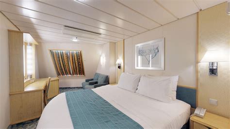 View details of Independence of the Seas Stateroom 7400. Cabin # 7400 