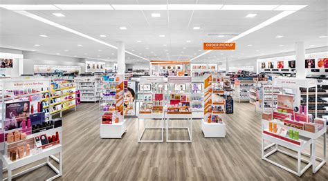 Ulta Beauty, Inc. [1] Ulta Beauty, Inc., formerly known as Ulta Salon, Cosmetics & Fragrance Inc. and before 2000 as Ulta3, is an American chain of beauty stores headquartered in Bolingbrook, Illinois. [2] Ulta Beauty carries both high-end and low-end cosmetics, fragrances, nail products, bath and body products, beauty tools and haircare products.. 