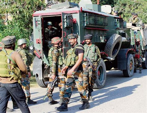 Ultras escape from encounter site in Shopian, search operations ...