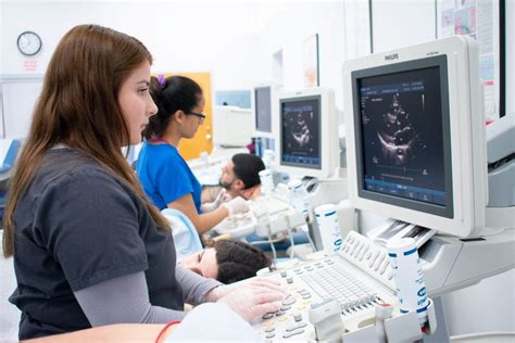 Ultrasound tech schools in kansas. Radiology Tech Salary in New Jersey — 2018. Expected growth of 10% between 2016 and 2026 ( O*Net, 2018) $65,170 per year (Bureau of Labor Statistics, 2018) 13% national job growth expected between 2016 and 2026 ( Bureau of Labor Statistics, 2018) 