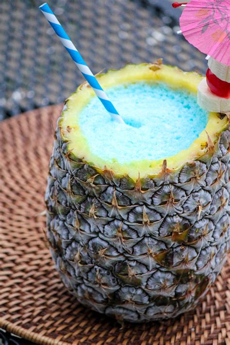 Umbrella Drink: Twisted Blue Hawaiian Smoothie