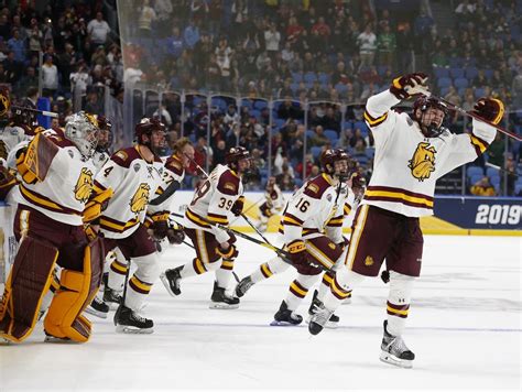 Umd Hockey News