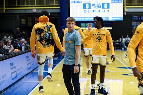 Umkc bball. The 2021 Men's Basketball Schedule for the UMKC Roos with today’s scores plus records, conference records, post season records, strength of schedule, streaks and statistics. 