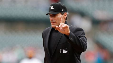 Umpire Angel Hernandez loses again in lawsuit vs MLB when appeals court refuses to reinstate case