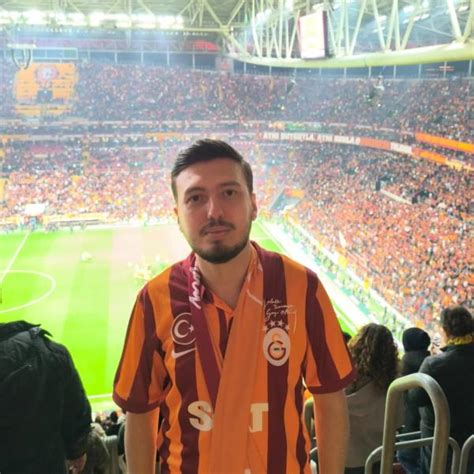 Umut Zeytin (@ZeytinPhysics) 1000Kitap'ta 1000Kitap.