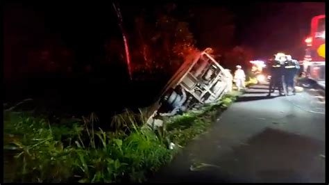Un bus con más de 60 pasajeros se accidentó en Costa Rica y la mayoría son de Venezuela, dicen las autoridades