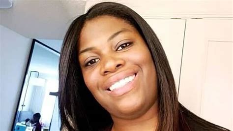Una mujer negra madre de cuatro hijos fue asesinada a tiros por una vecina, que no fue detenida