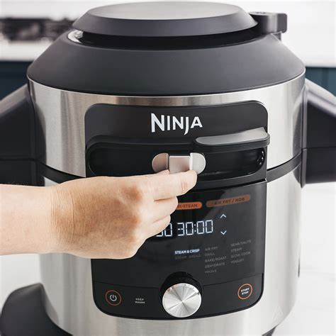 Unboxing UK Ninja Food Max 15-in-1 Smartlid Multi-Cooker