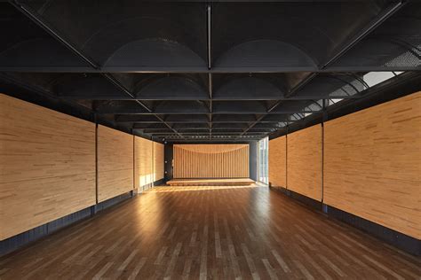 Undefined Black Box Gym / HAD & Epos ArchDaily