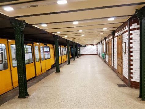 Underground scam - Review of Budapest Metro, Budapest, …