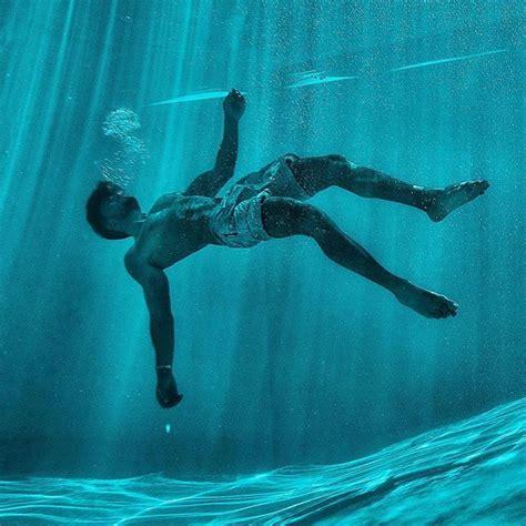 EtheringtonBrothers on X: UNDERWATER POSES from the How to THINK