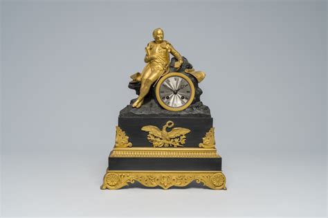 Une Pendule De Chemin&eacute;e De Style Napol&eacute;on III - Proantic