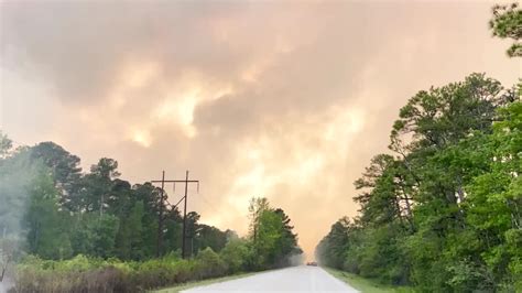 Unhealthy air alerts in eastern North Carolina as fire rages