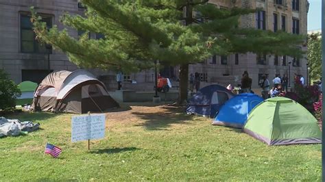 Unhoused face new deadline to leave city hall encampment