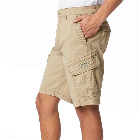 UNIONBAY have been supplying quality clothing items to sporty men in America for the past 30 years. These 100% cotton and relaxed-fitting Survivor Belted Cargo Shorts are a quality addition to their range.. 
