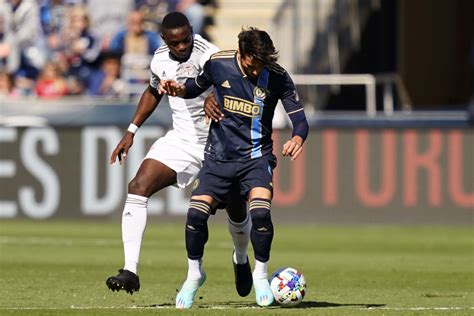 Union score four straight goals in 4-1 win over Red Bulls