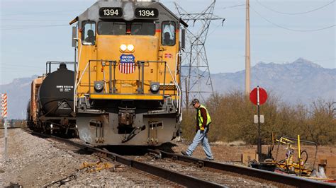 Unions say rails should forgo buybacks, spend on safety
