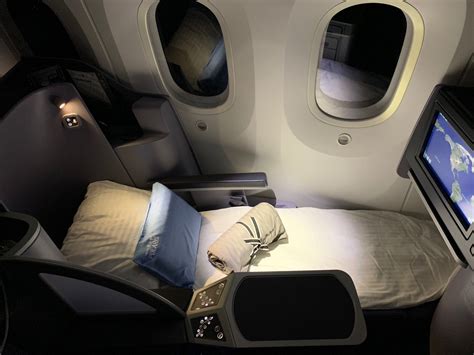 United 787 business class. If you’re looking for a luxurious and comfortable way to travel, Lufthansa Business Class is the way to go. As one of the world’s leading airlines, Lufthansa offers exceptional ser... 