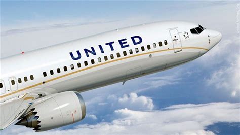 United Airlines to suspend service at Everett