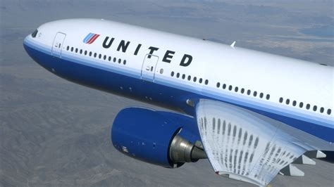 United Airlines wants to turn algae into jet fuel