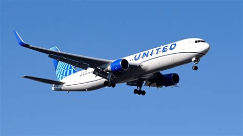 United airlines lifetime pass. A traveler can view his United Airlines seating assignment on his boarding pass or by looking up the reservation at United.com after purchasing the ticket. In some instances, passe... 
