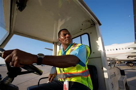 United airlines ramp agent. Apply for Ramp Service Employee - Part-Time job with United Airlines in Pittsburgh, Pennsylvania, United States. At the Airport at United Airlines. 