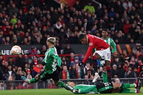United beats Betis 4-1 in rousing response to Liverpool rout