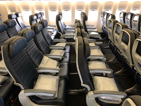 Overview. This aircraft has a configuration of 16 First Class seats, 54 Economy Plus seats, and 96 Economy Class seats. United's B737-800 aircraft serve routes within North America. This version features United's current Economy Plus class of service featuring up to 5" of extra seat pitch.. 