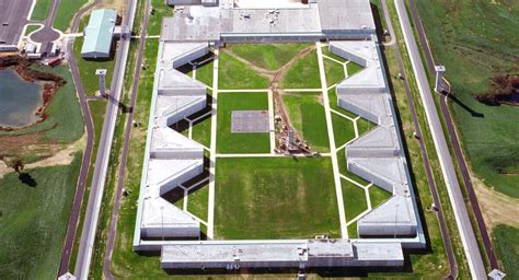 United states penitentiary mccreary. WASHINGTON, Nov. 15, 2018 /PRNewswire/ -- On Wednesday, five Correctional Officers were hospitalized after an attack by inmates at United States Penitentiary McCreary in Pine Knot, Ky. 