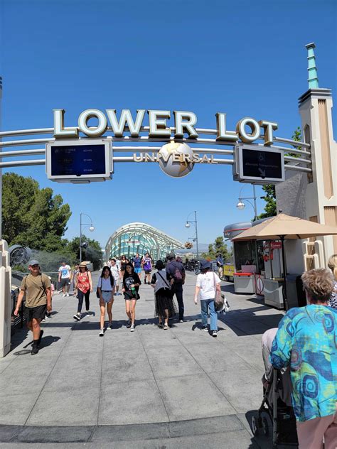 Universal studios attraction wait times. Universal Studios is one of the most popular theme parks in the world, and it’s no wonder why. With thrilling rides, spectacular shows, and amazing attractions, there’s something f... 