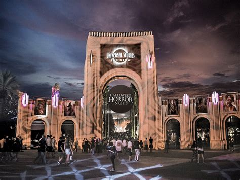 Universal studios halloween horror nights. Experience the terror of your favorite horror films at Universal Studios Hollywood from September 9 to October 31, 2021. Face nightmarish creatures, watch live entertainment, … 