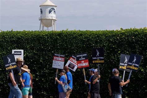 Universal under investigation after it trimmed trees that shaded SAG-AFTRA protesters