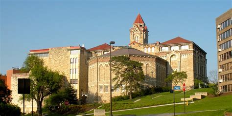 Le système d'enseignement supérieur de Kansas City est représenté par 17 universités, qui proposent 391 programmes d'études. En outre, 17 universités à .... 