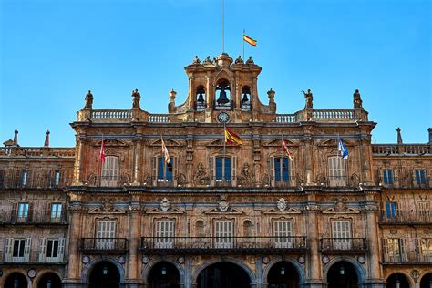 L' université de Salamanque ( Universidad de Salamanca en espagnol ), est la deuxième plus ancienne université d' Espagne (après celle de Palencia), mais la plus ancienne qui …. 