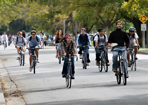 University bikes. The best bikes for college students should be affordable, durable, comfortable, and versatile. This article includes a short guide on choosing the best bike … 