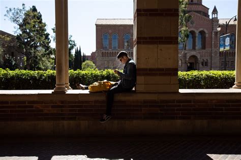 University of California admits a record number of California freshmen for the fall of 2023