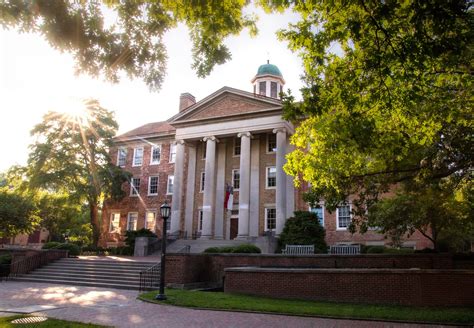 University of North Carolina at Chapel Hill - CollegeSimply