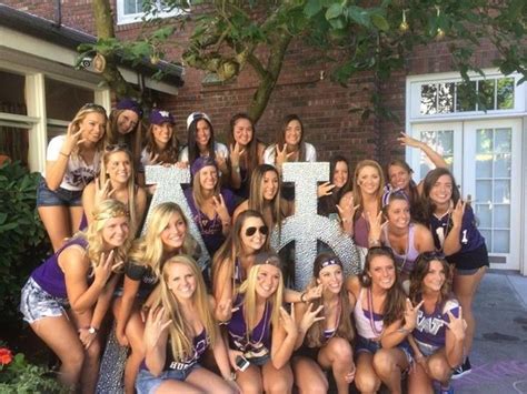 University of washington sororities. Engineering student who is close friends with someone in a panhellenic sorority. As an engineering student (Congrats on getting direct to college, BTW) you can expect to take 2-3 STEM classes per quarter plus possibly a humanities class. The work load is difficult and some classes are particularly hard (physics 122, chemistry 142, and math 124 ... 