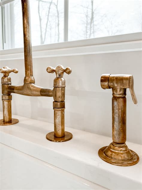 Unlacquered brass faucet. Brass does not rust. Only iron and its alloys, such as steel, rust. Pure brass contains no iron and is resistant to corrosion. Brass can develop a red or green tarnish that may res... 