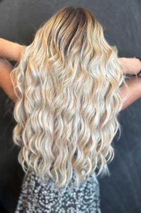 Unlock Your Luscious Locks with the Ultimate Wavy Long Hair Wig