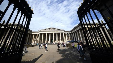 Unos 2.000 objetos fueron sustraídos del Museo Británico y su recuperación está en marcha, según el presidente de la institución
