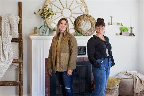 The twins give a behind-the-scenes look as a couple aims to sell their rough rental home and start their daughters' college fund. Leslie and Lyndsay take a stab at transforming the worn-out house into a sophisticated showplace for first-time buyers. See Tune-In Times..