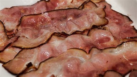 Unsmoked vs Smoked Bacon: How Are These Foods Different?