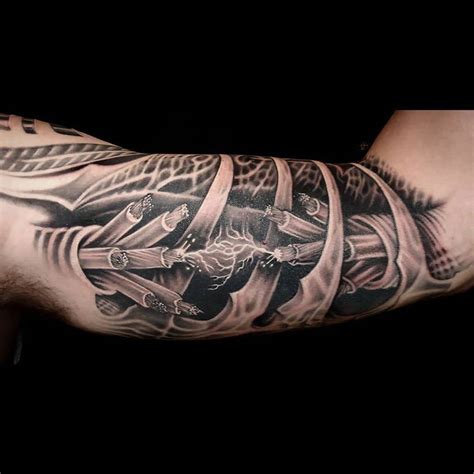 Upper arm tattoos for males. Some designs are only good for the shoulder alone, while others are suitable for the entire arm. Sleeve tattoos are very common for the whole arm, from shoulder to wrist. As the name suggests, they wrap around the arms like sleeves. Shoulder tattoos are commonly created on the upper arm. A variety of designs are available for selection. 