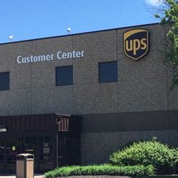 UPS Customer Center UPS CC EARTH CITY. 2.