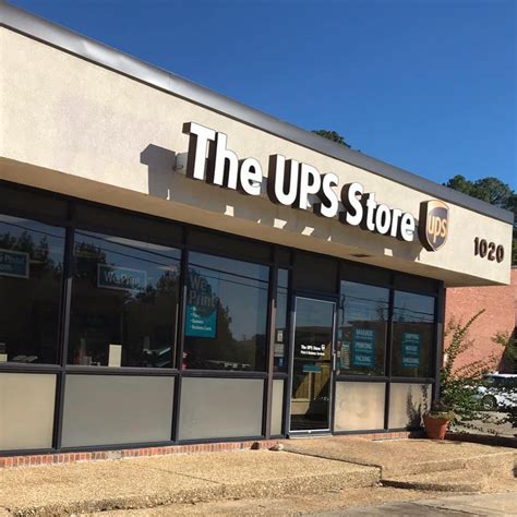 Ups tupelo ms. TUPELO, MS 38801. Inside UPS CC TUPELO. Location. Near (888) 742-5877. View Details Get Directions. UPS Authorized Shipping Provider in S AND W PHARMACY at 116 S ... 